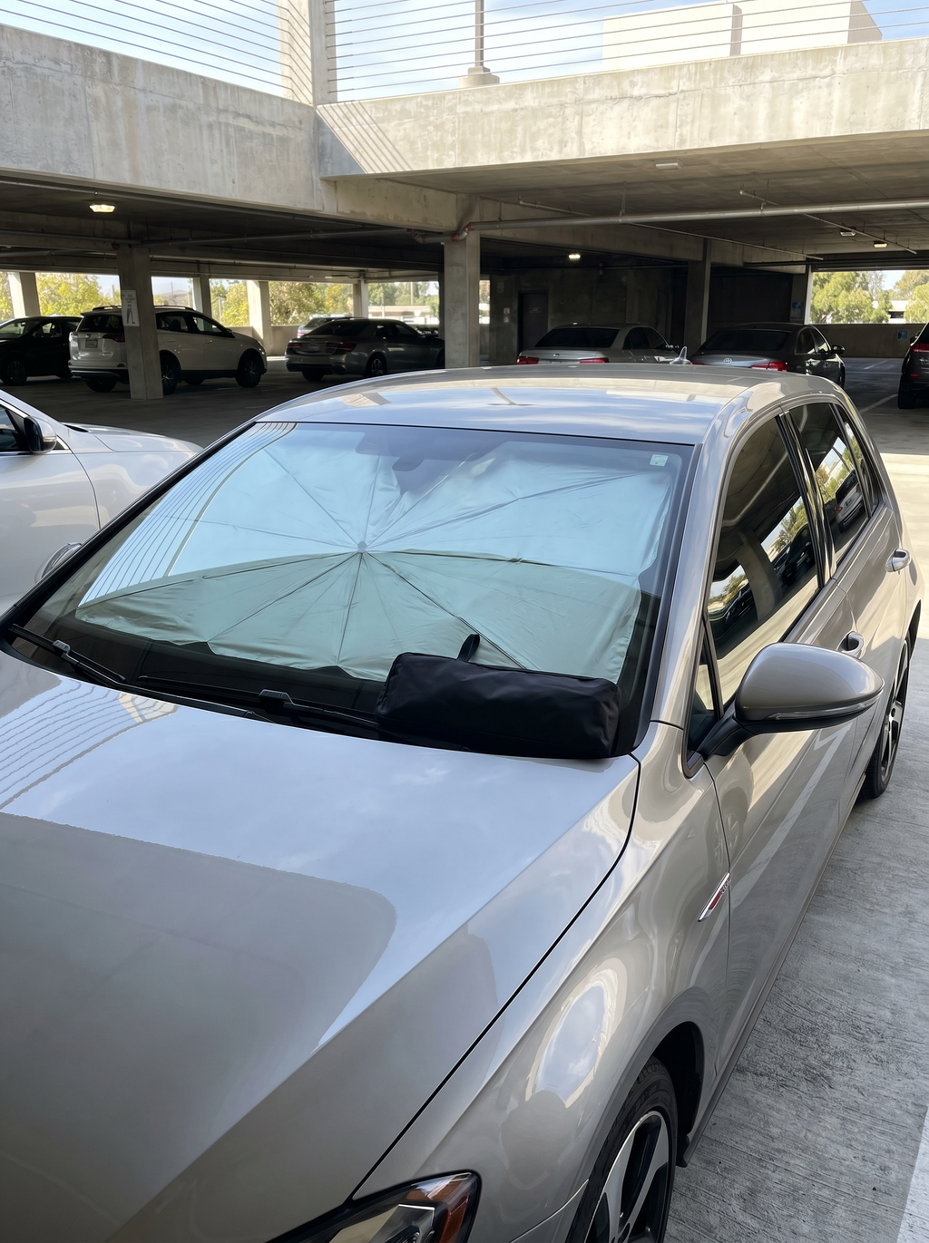 ⏳Durée limitée -50 %💥Parapluie de Voiture Pliable - Protection contre la Chaleur et les UV ☀️☂️ - Idéal pour Garder Votre Voiture au Frais!